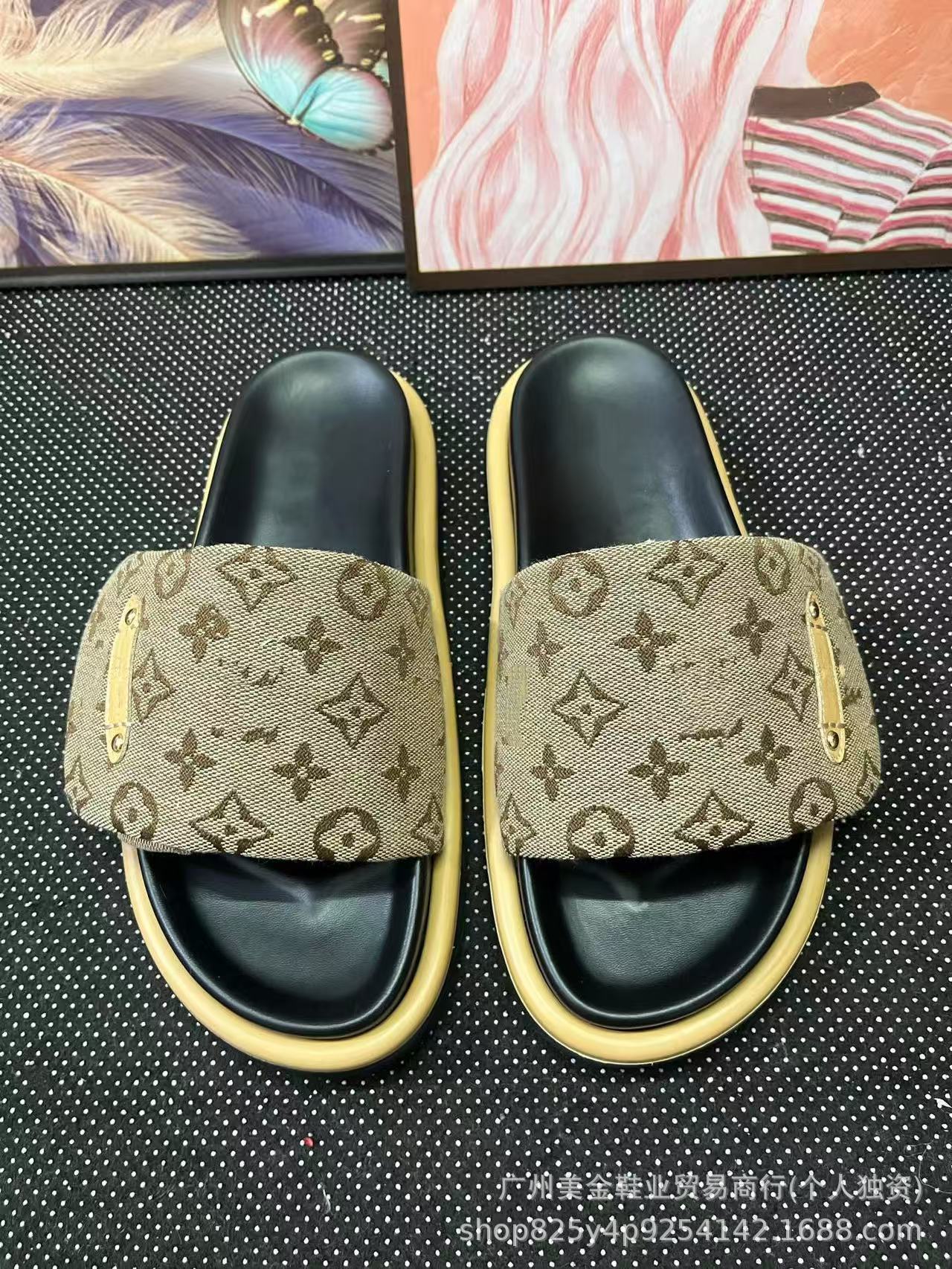 Zapatillas de Velcro de suela gruesa Donkey Home para mujer, 2025 Nuevas zapatillas antideslizantes de denim con letras antideslizantes para exportación