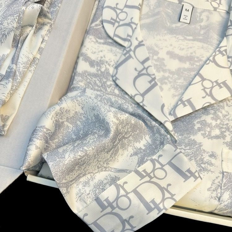 pijamas de celebridades en Internet, la seda fría de primavera y otoño para mujer puede llevarse al aire libre, ropa cómoda de alta gama, trajes de verano de manga larga de lujo
