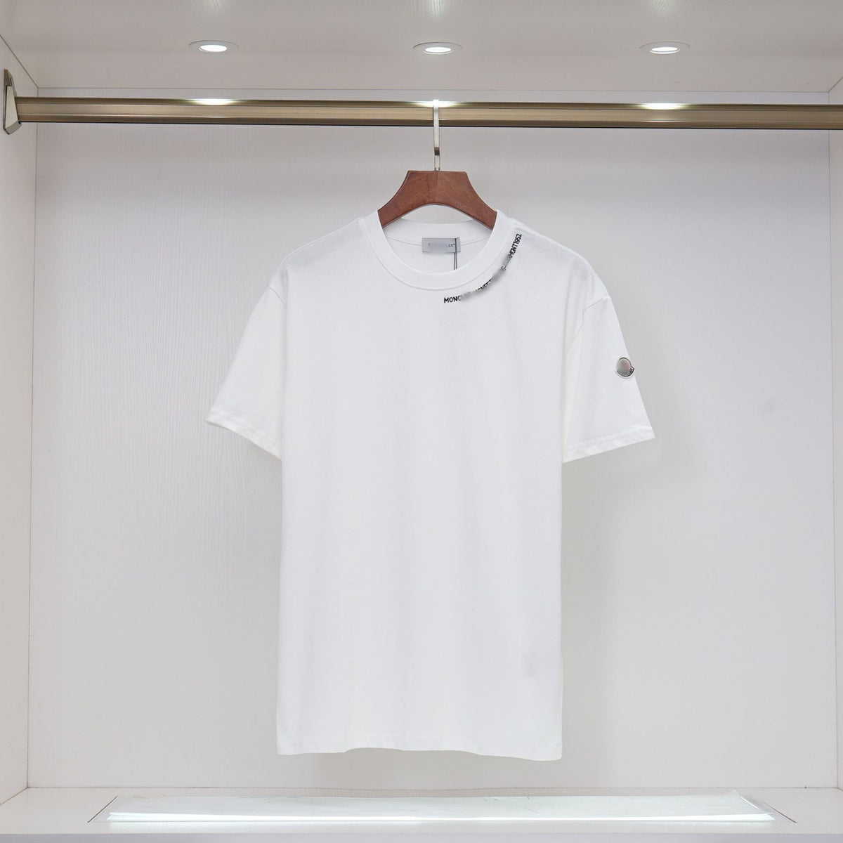 Camiseta Bordada Hombre MON | Cuello Redondo