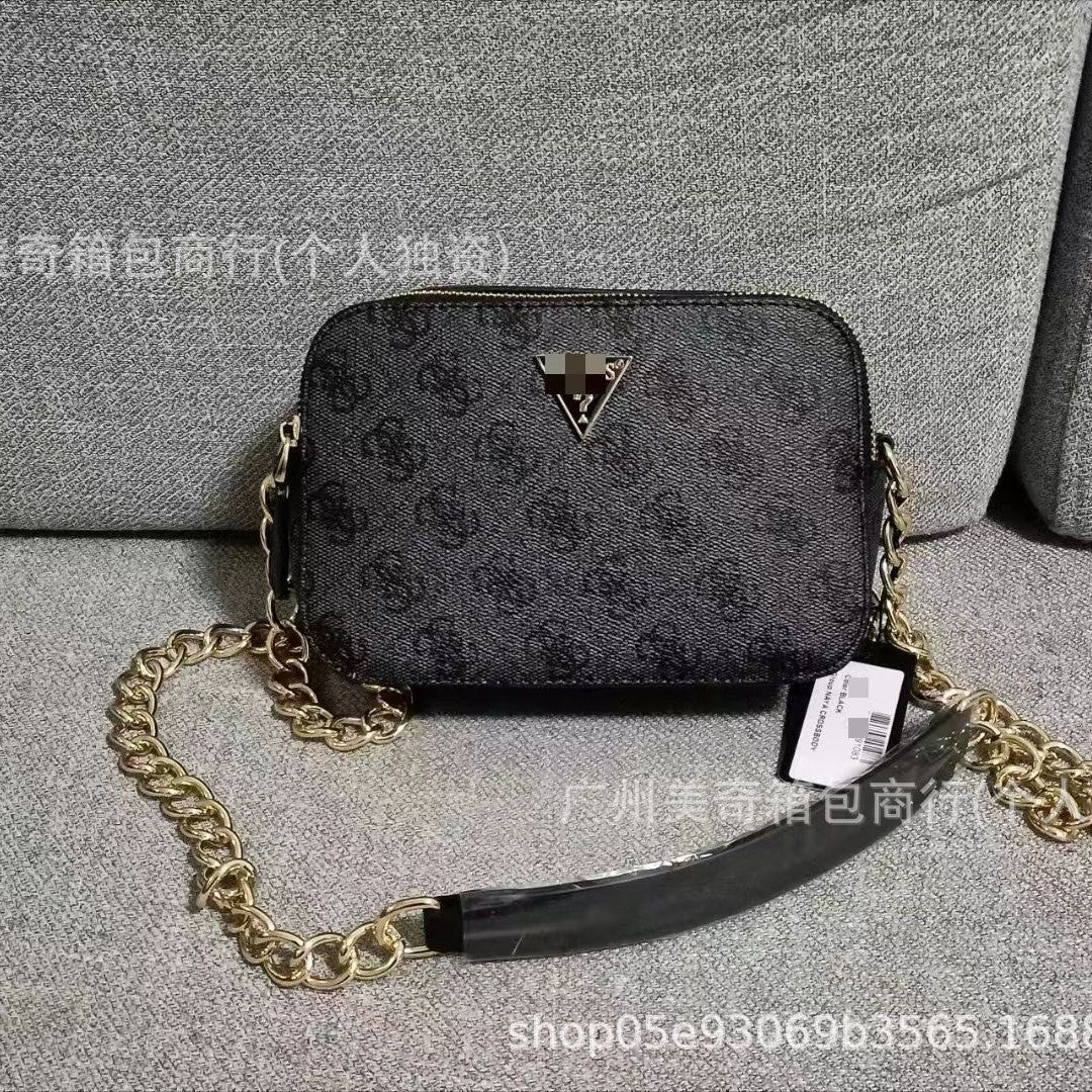 Bolso Bandolera Triángulo Logo Cadena Mujer | Premium