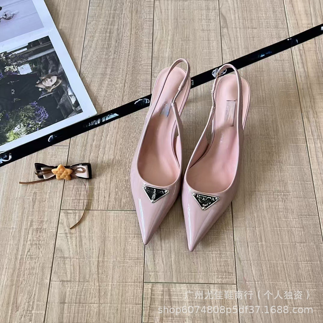 2025 Nueva P Family Triangle Logo Sandalias huecas en la espalda, tacones altos de moda con punta de corte poco profundo, zapatillas de tira trasera Fashion