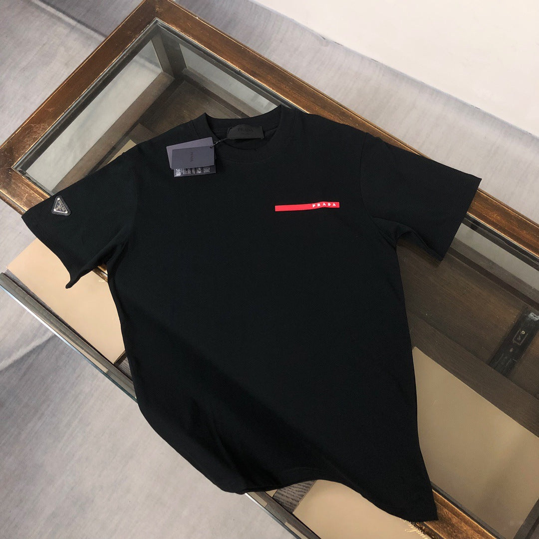 Versión de lujo de alta gama pra Pujia triángulo metálico LOGO, camiseta unisex de verano suelta y versátil con estampado y manga corta