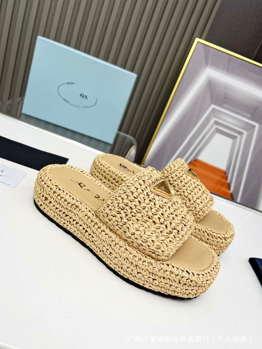 Verano 2024 nuevas sandalias tejidas de suela gruesa y de una sola línea, suela de plataforma tejida con césped que aumentan la altura y sandalias casuales de cuero genuino para mujer