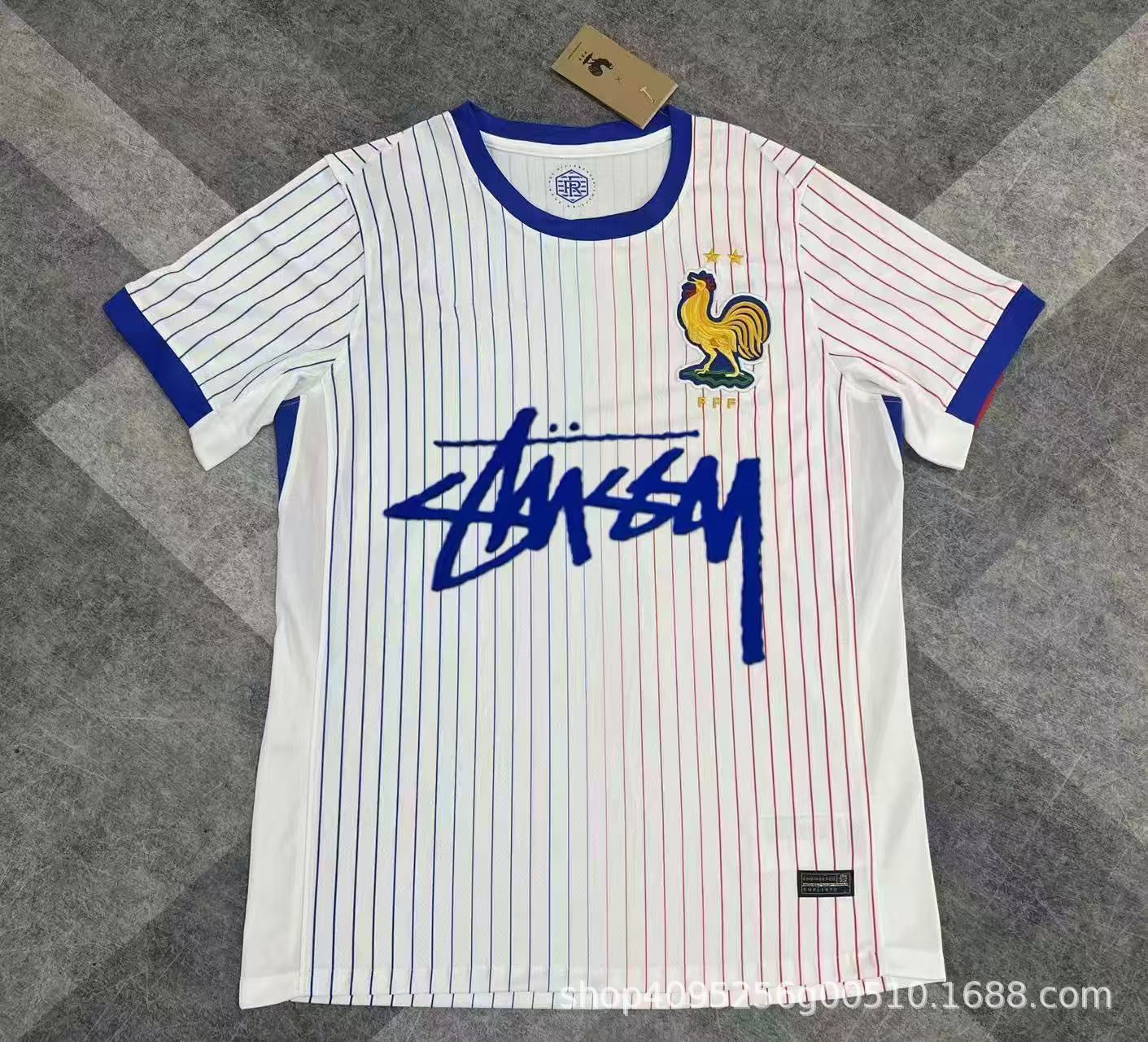 Venta al por mayor transfronteriza para Países Bajos, Alemania, Francia, Italia, Flamengo, Italia, envío gratuito para una camiseta de fútbol