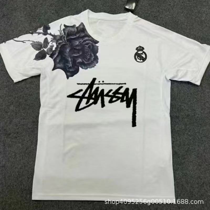 Venta al por mayor transfronteriza para Países Bajos, Alemania, Francia, Italia, Flamengo, Italia, envío gratuito para una camiseta de fútbol
