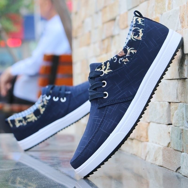 Zapatos Little White para hombre 2024 Nuevos zapatos transpirables de verano Marca de moda Calzado casual de cuero versátil Zapatos blancos de hombre Zapatillas deportivas