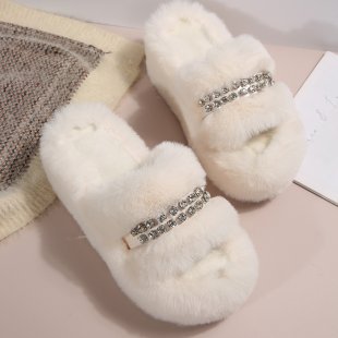 Tacón de cuña de suela gruesa, pedrería de una sola línea transfronteriza, talla grande comercio exterior 2025, nuevo temperamento, moda versátil y cálida, zapatillas de lana