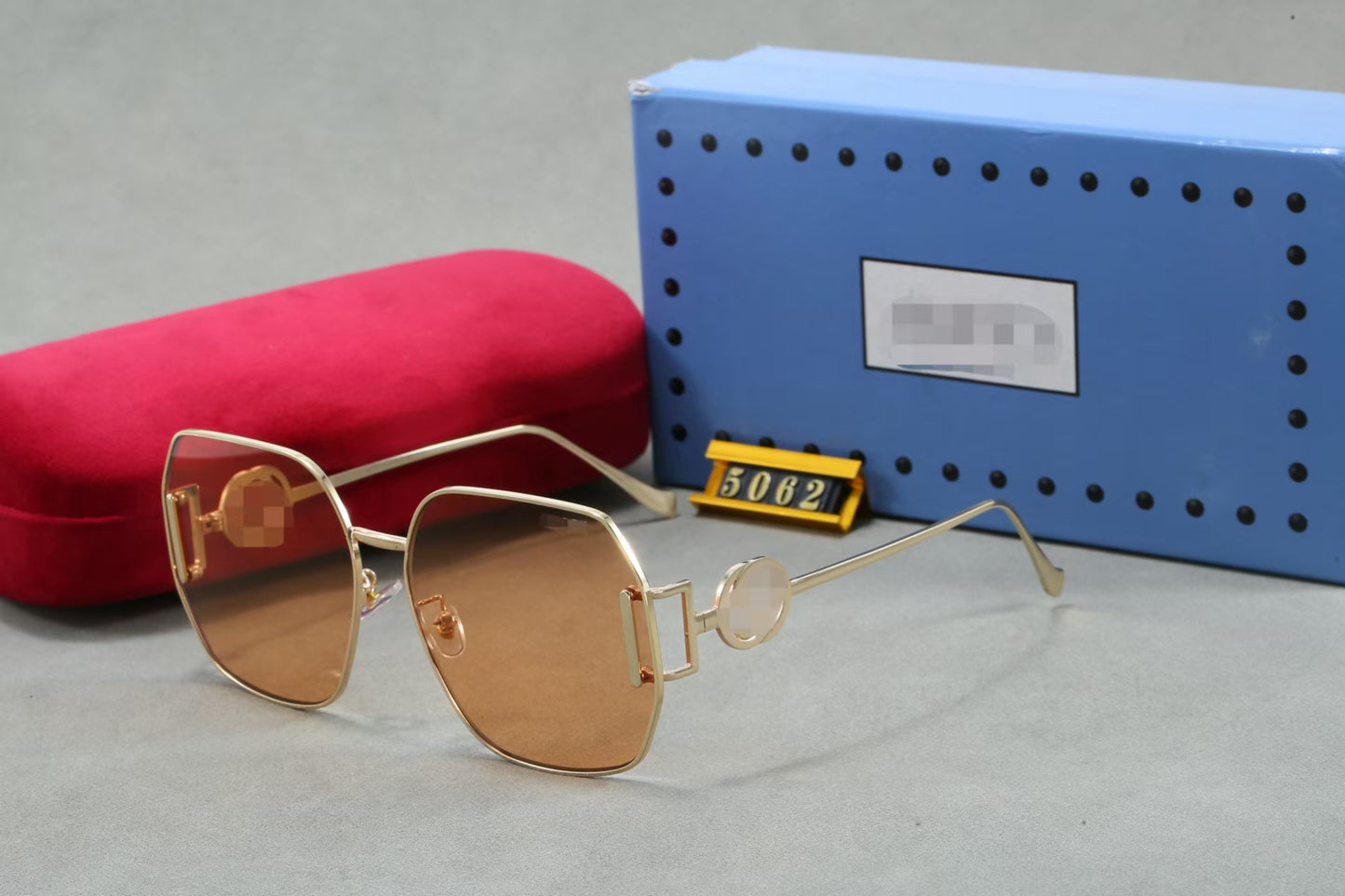 2025 Nueva gafas de sol de lujo ligeras de moda europea y americana para mujer, gafas de sol de estilo callejero de lujo al aire libre al por mayor transfronteriza