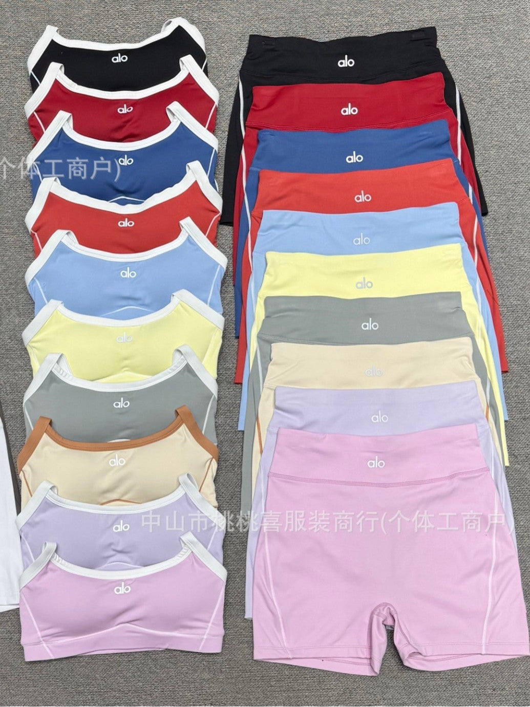 En stock, conjunto de yoga nude sensation de alta elasticidad, sujetador con tirante fino, pantalones cortos de fitness para levantar caderas, conjunto deportivo al aire libre para mujer