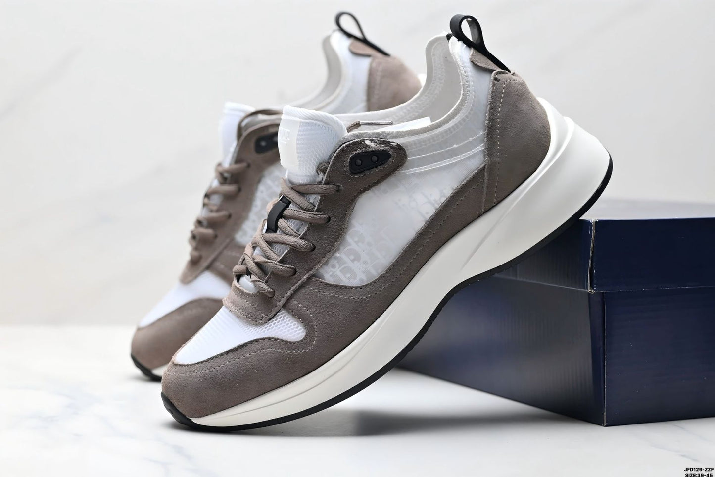 Putian Foreign Trade CDB22B3025 Zapatillas de Papa de punta redonda Realzando zapatos casuales ligeros y transpirables para hombres y mujeres
