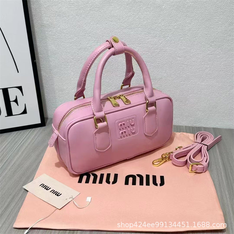 MIU Bowling Otoño/Invierno 2024 Nuevo Nicho Bolso de Gran Capacidad para Mujer Bolso Almohada Bolso Bandolera de un solo hombro Boston Mujer