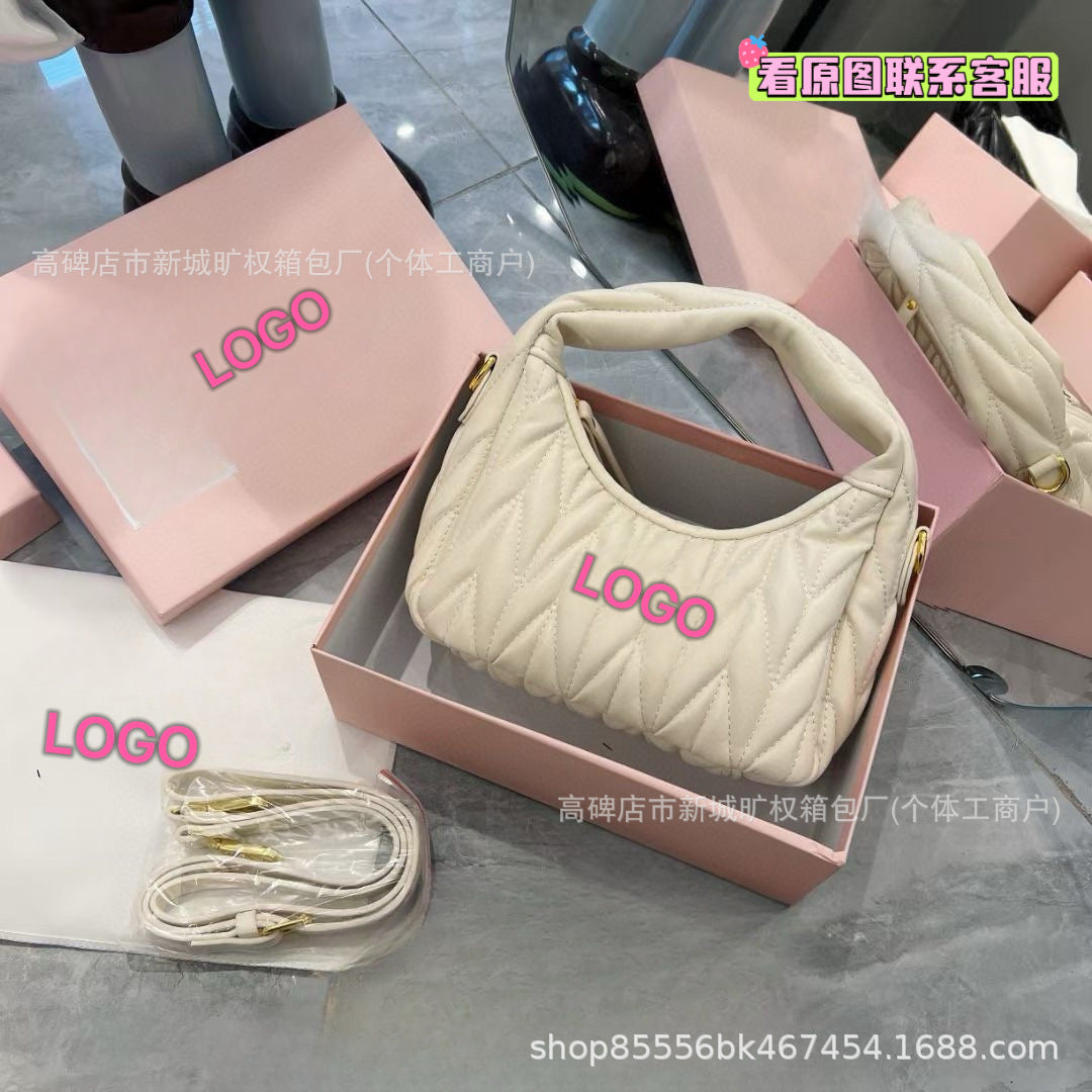 2025 Bolso de axila cruzado cruzado Crescent Bolso plisado MM Home Bolso de bola de masa Dragon Cloud Bolso de mujer Bolso bandolera versátil de un solo hombro