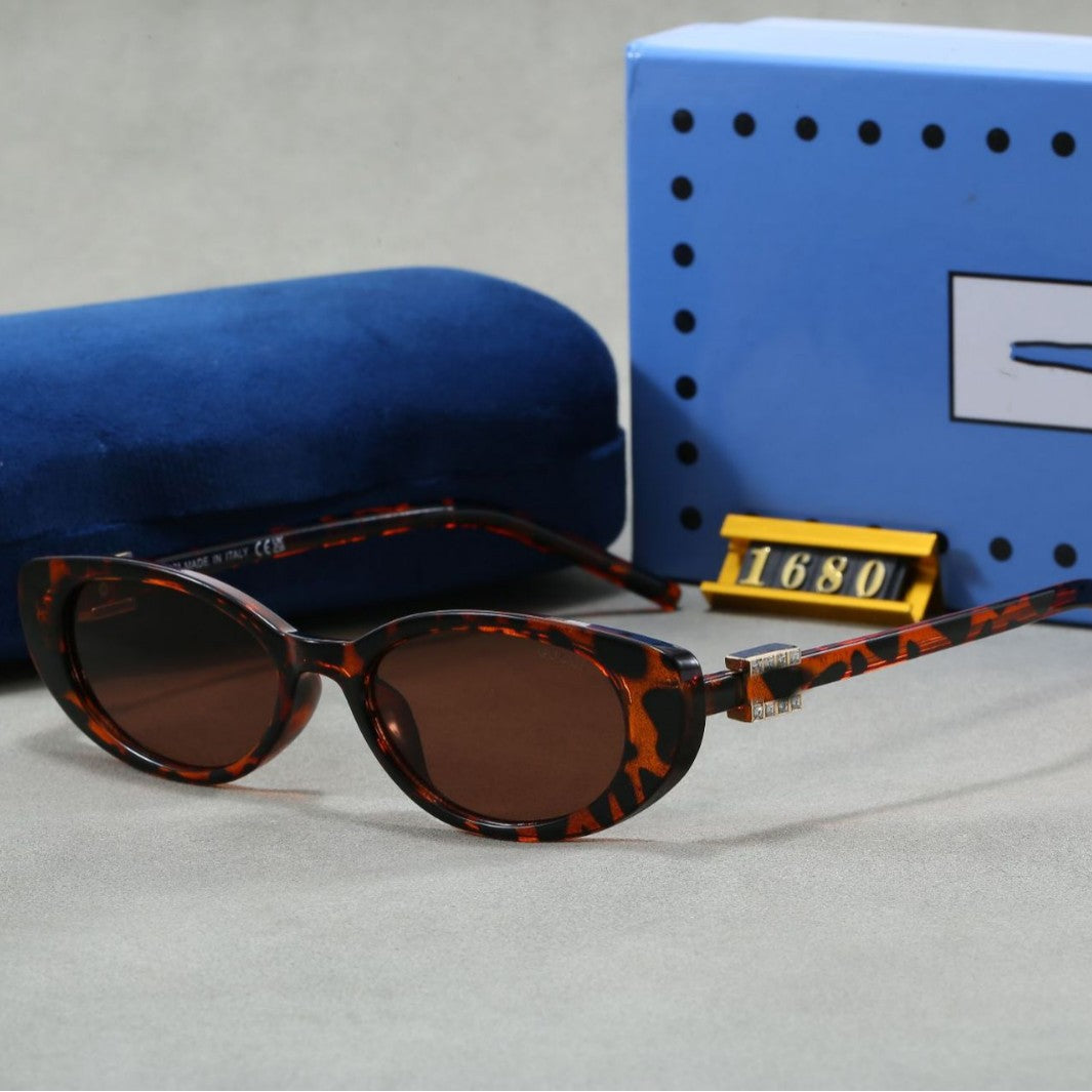 Nuevas gafas de sol ovales ojo de gato 2026, la personalidad de moda de Ni Ni, gafas retro INS de alta gama para mujer