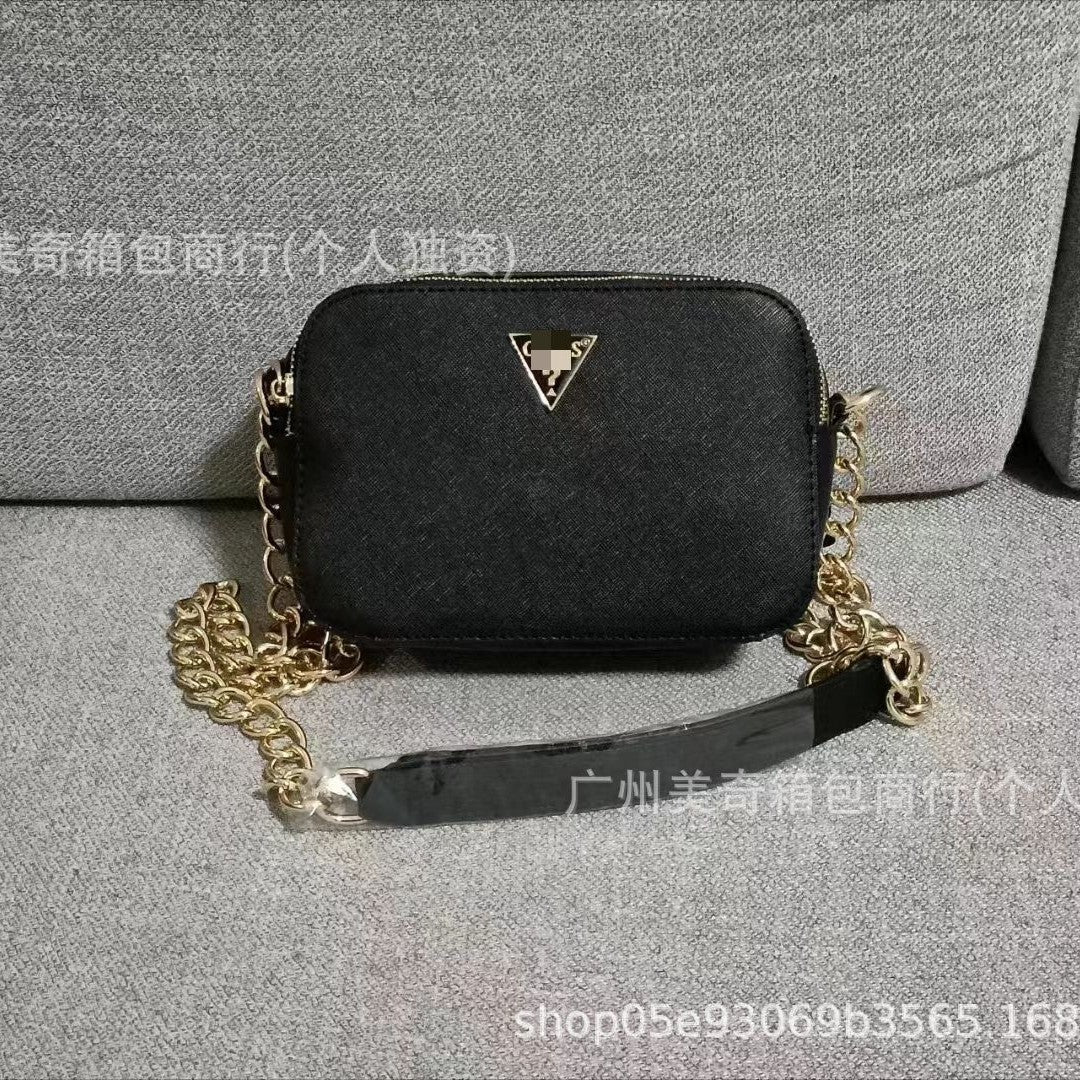 Bolso Bandolera Triángulo Logo Cadena Mujer | Premium
