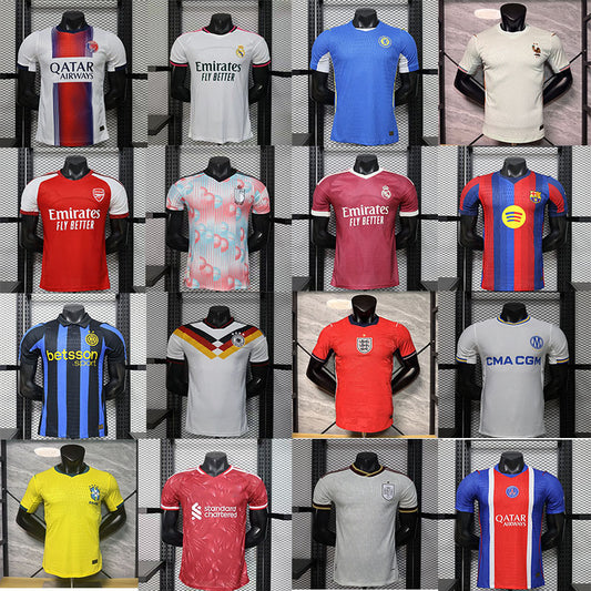 26. Nuevo club de selección edición de jugadores: Real Madrid, Barcelona, Brasil, Arsenal, España, México, Chelsea