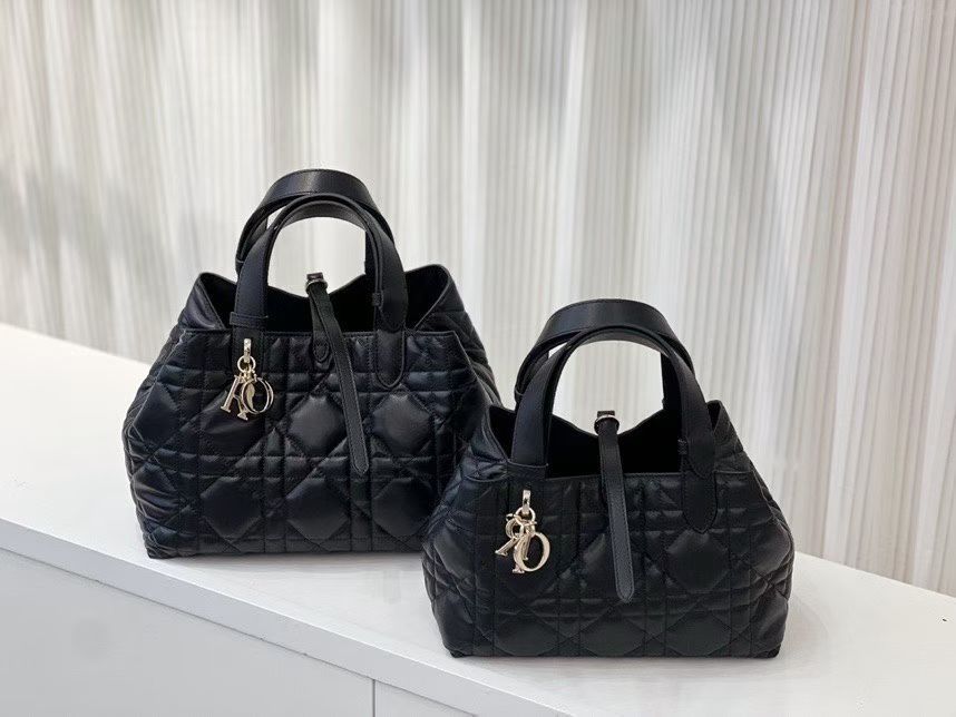 Borsa Trapuntata D | A Mano E a Tracolla | Senza Scatola