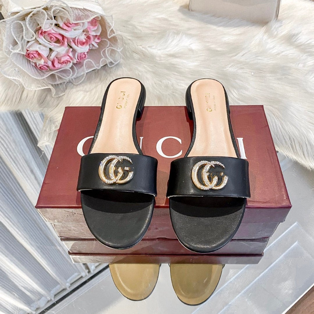 Zapatillas de mujer de la marca G de alta versión para exportar, pedrería doble G de moda de verano, zapatillas de moda casuales planas antideslizantes para ropa exterior