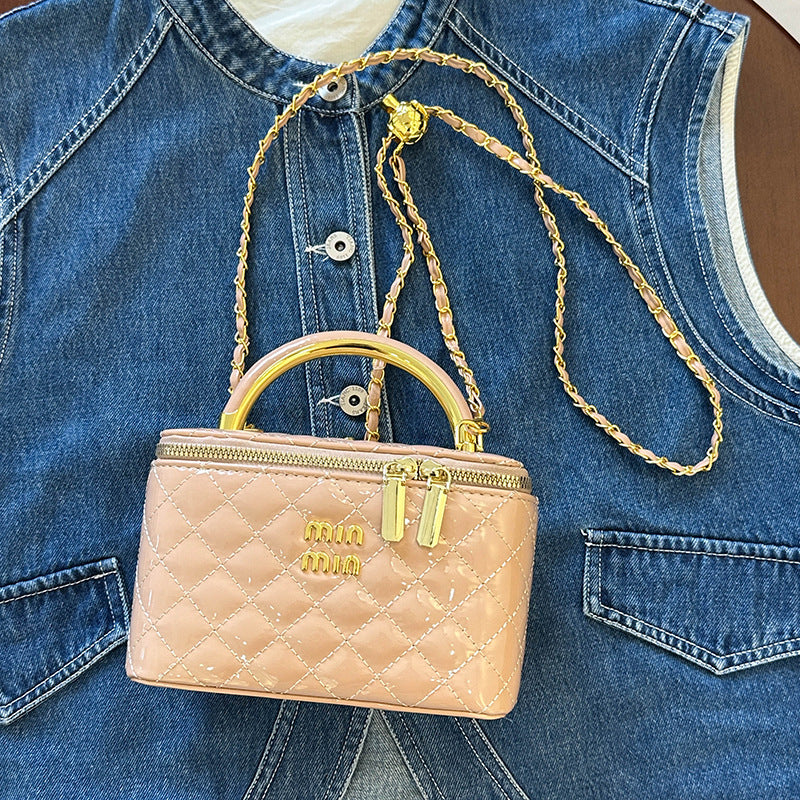 Bolso de mujer de mujer con letras de charol y perlas, caja de un solo hombro bordada con diamantes, bolso pequeño cuadrado, bolso de maquillaje con cadena cruzada
