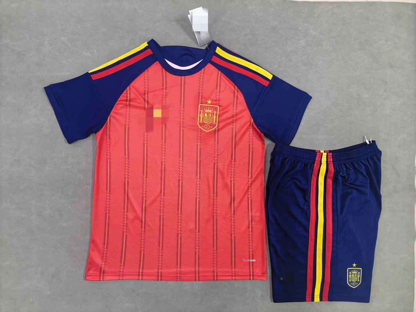 26 juegos de 26 aficionados para las equipaciones de fútbol de la Copa del Mundo de EE.UU., Canadá y México para Brasil, España, Portugal y Croacia