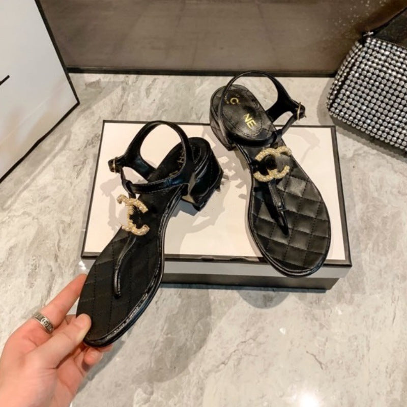 Sandalias Planas Mujer Hebilla Letra C | Cuero | Primavera Verano