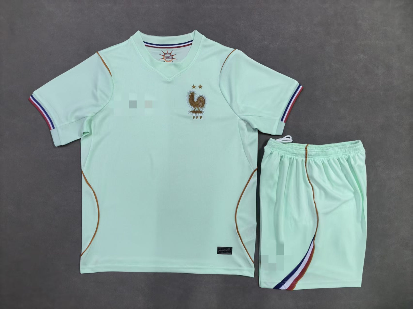26 juegos de 26 aficionados para las equipaciones de fútbol de la Copa del Mundo de EE.UU., Canadá y México para Brasil, España, Portugal y Croacia