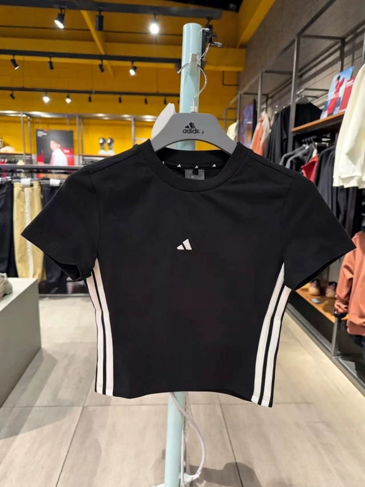 Camiseta Adidas Deportiva Mujer Tres Tiras Verano
