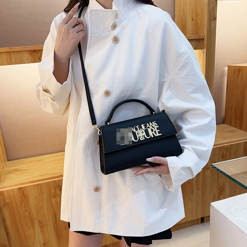 Moda de moda, con textura moderna, bolso cuadrado pequeño para mujer, bolsa de hombro con cadena de gran capacidad, bolso sencillo con letras extranjeras versátil