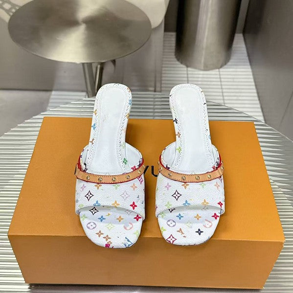 Zapatillas de tacón alto de moda europea y americana, nuevas sandalias vaqueras bordadas con bordado súper populares 2025, tacón de aguja, elegante tendencia transfronteriza