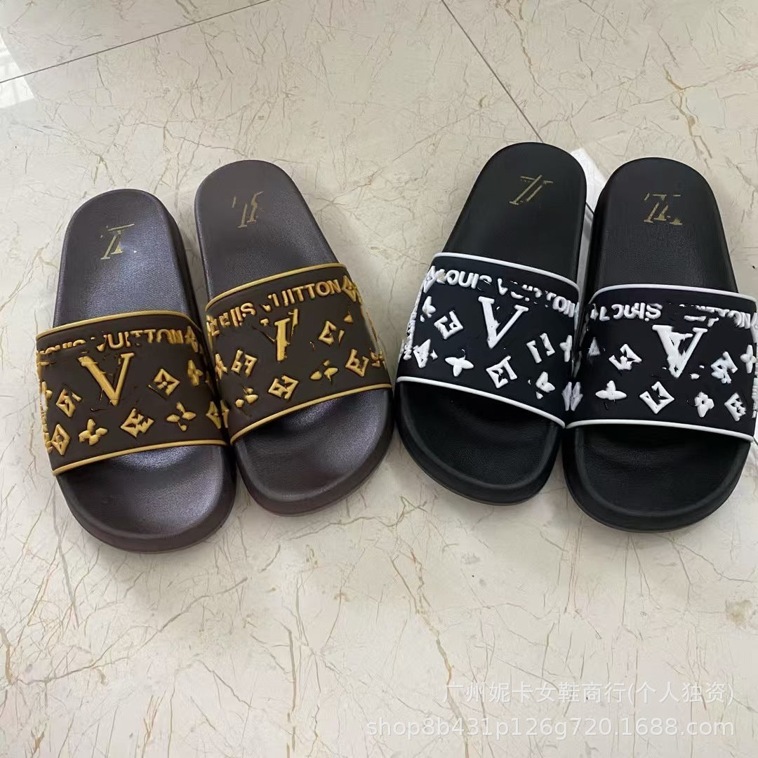 Zapatillas de hombre muy vendidas 2026, zapatillas nuevas para exteriores, suelas blandas antideslizantes, exportación con muebles bordados para el hogar, chanclas de hombre de alta gama