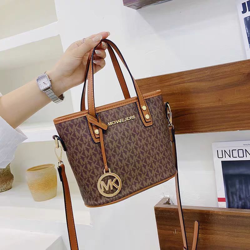Comercio exterior, nueva moda de bolso pequeño de tres bolsos pequeños de tres bolsos para suegras y bolso sencillo de mujer con estampado de un hombro, bolso cruzado