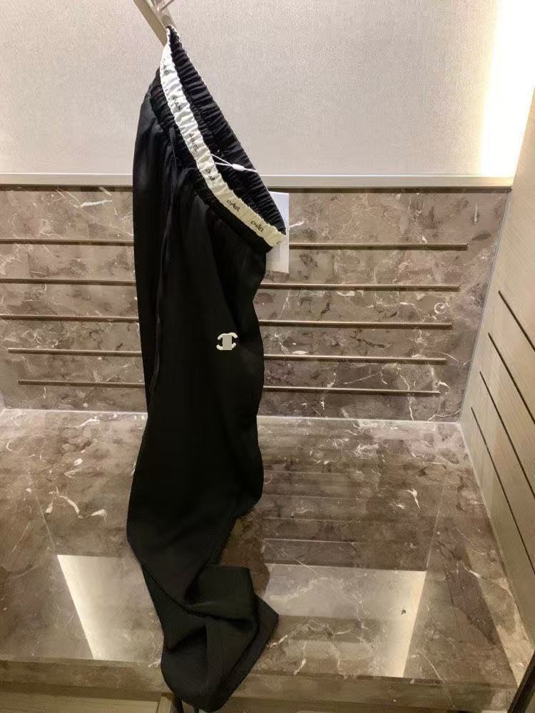 En stock~ Xiao Xiangjia 2026 doble C bordado en negro y blanco, ligero y transpirable, cinturilla elástica de caída y nuevos pantalones milagrosos versátiles de verano
