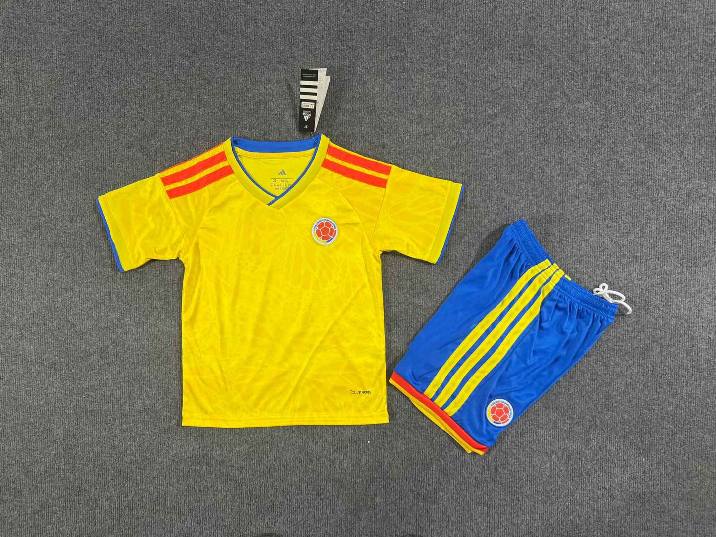 Set de camisetas de fútbol infantil de la Copa del Mundo 2627 para Brasil, Portugal, Italia, Alemania y Japón Conjunto al por mayor y personalizado