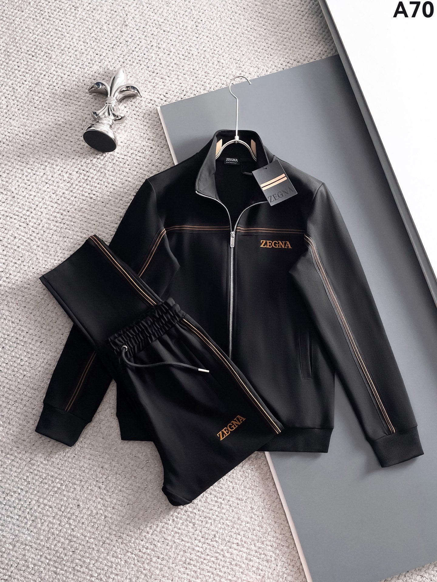 La versión correcta del SS25 transfronterizo debuta en otoño e invierno: nueva chaqueta de traje, cremallera, lujoso y sitios de moda para hombres europeos y americanos