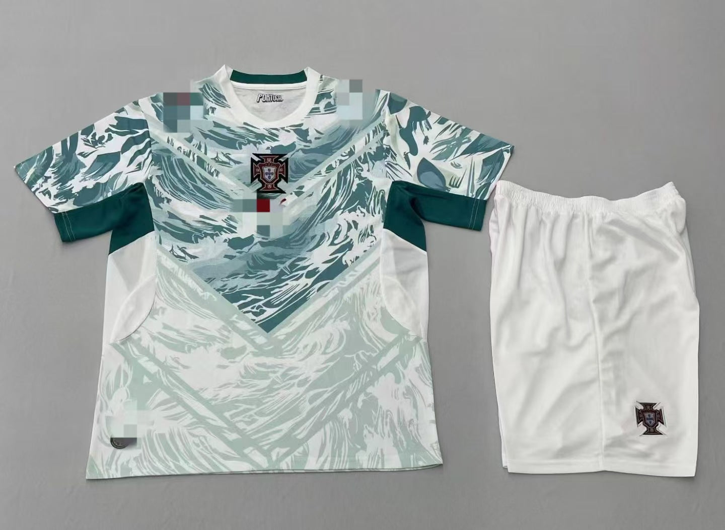 26 juegos de 26 aficionados para las equipaciones de fútbol de la Copa del Mundo de EE.UU., Canadá y México para Brasil, España, Portugal y Croacia