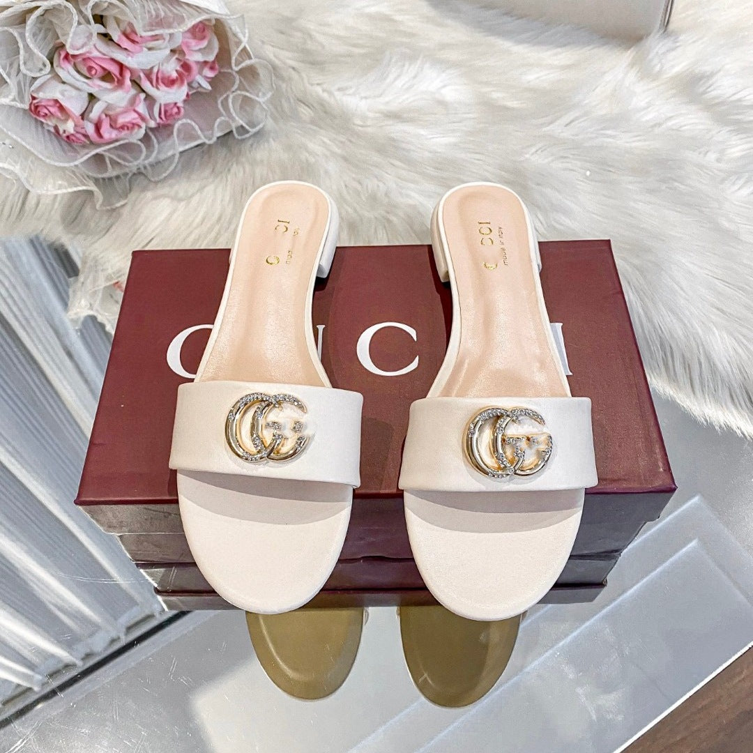 Zapatillas de mujer de la marca G de alta versión para exportar, pedrería doble G de moda de verano, zapatillas de moda casuales planas antideslizantes para ropa exterior