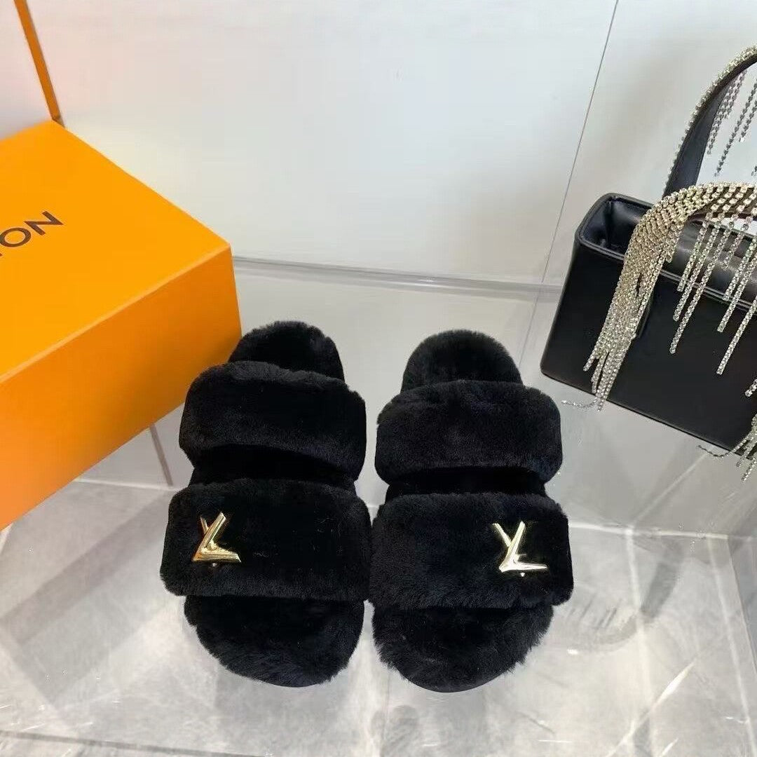 Las nuevas zapatillas peludas de L para otoño e invierno 2024, ropa de mujer, lana de cordero, chanclas de suela gruesa, antideslizantes y chanclas cálidas de suela plana