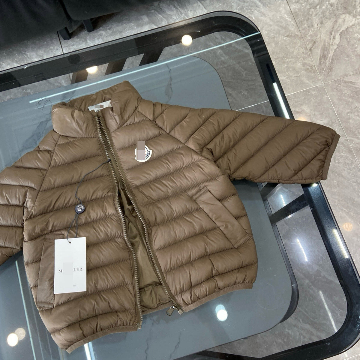Kinderjacke Junge M | Kapuze und kurzer Schnitt