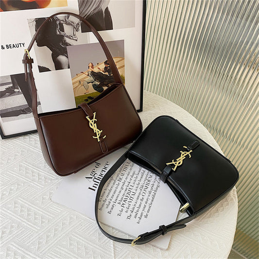 Bolso pequeño de alta gama para mujer, nuevo bolso de cuero suave y moderno en las axilas 2025, bolso baguette elegante para mujer, bolso de un solo hombro