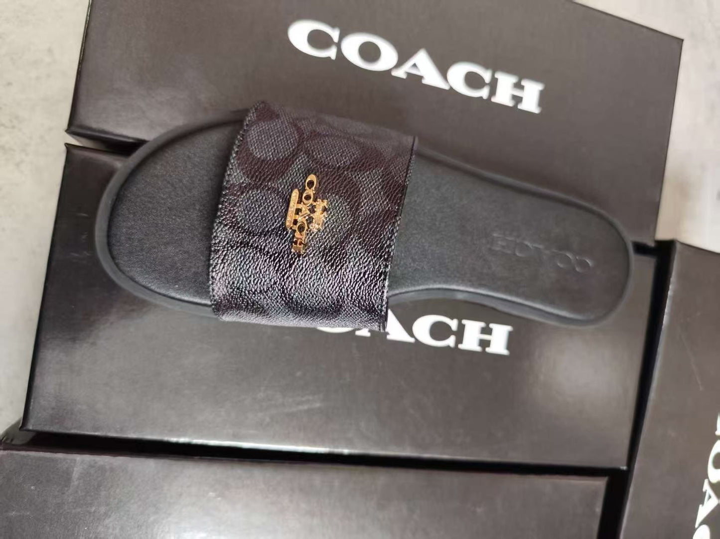 Verano 2026 Nueva Moda Abrigo Zapatillas Zapatillas Planas Zapatillas de playa Cómodas Ligeras y Abiertas Zapatillas de Noche Ligeras y Apertura De Verano 2026