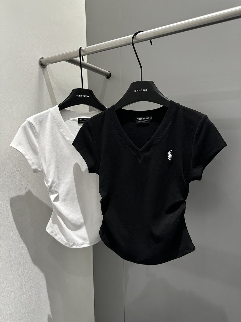 2026 Pony plisado plisado con escote en V y camiseta delgada + faldas versátiles de cintura alta elásticas para mujer
