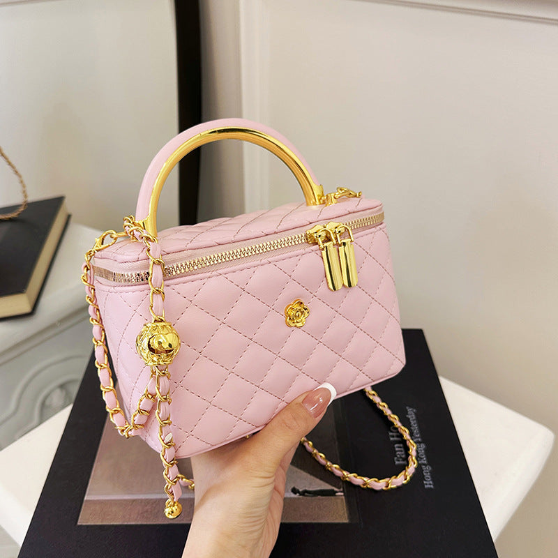 Bolso de mujer de mujer con letras de charol y perlas, caja de un solo hombro bordada con diamantes, bolso pequeño cuadrado, bolso de maquillaje con cadena cruzada