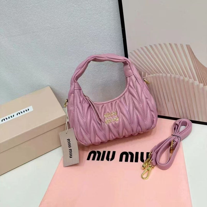 Miu Miu 2026 Nuevo bolso plisado de piel de cordero Mini bolso en forma de media luna en forma de axila Bandolera cruzada de un solo hombro para mujer