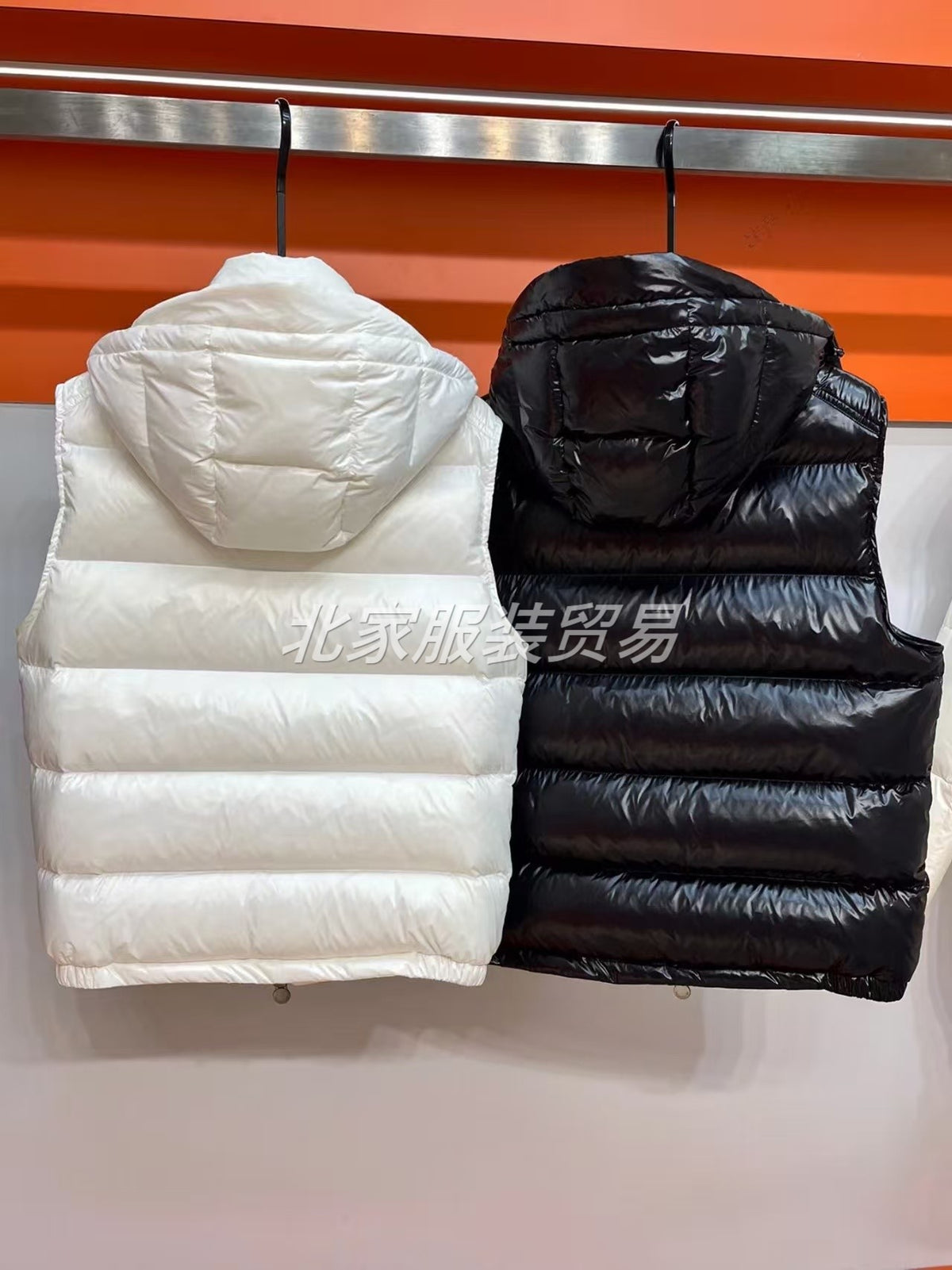 Unisex TNF jackets and vests | Solid and striped