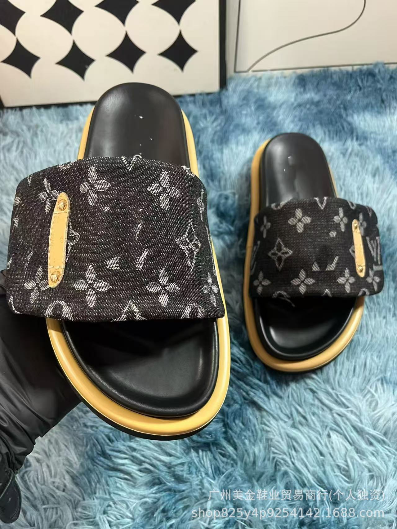 Zapatillas de Velcro de suela gruesa Donkey Home para mujer, 2025 Nuevas zapatillas antideslizantes de denim con letras antideslizantes para exportación