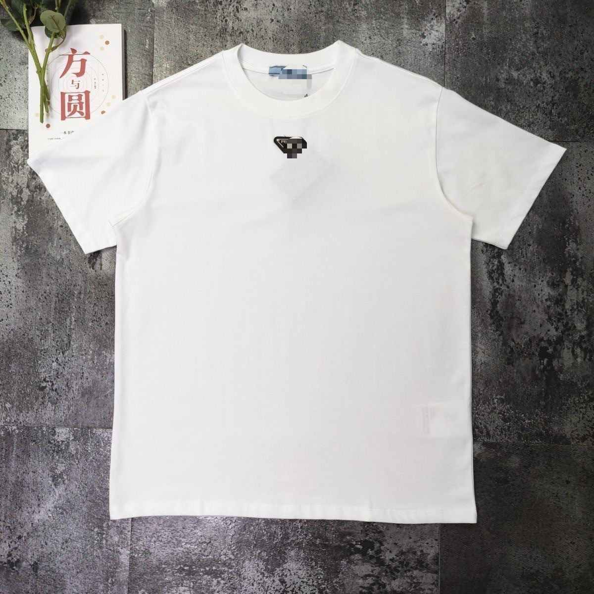 Camiseta PRA | Unisex Placa Metálica | Manga Corta