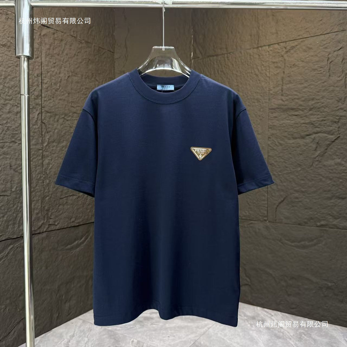 T-shirt Triangles métalliques | Casual été