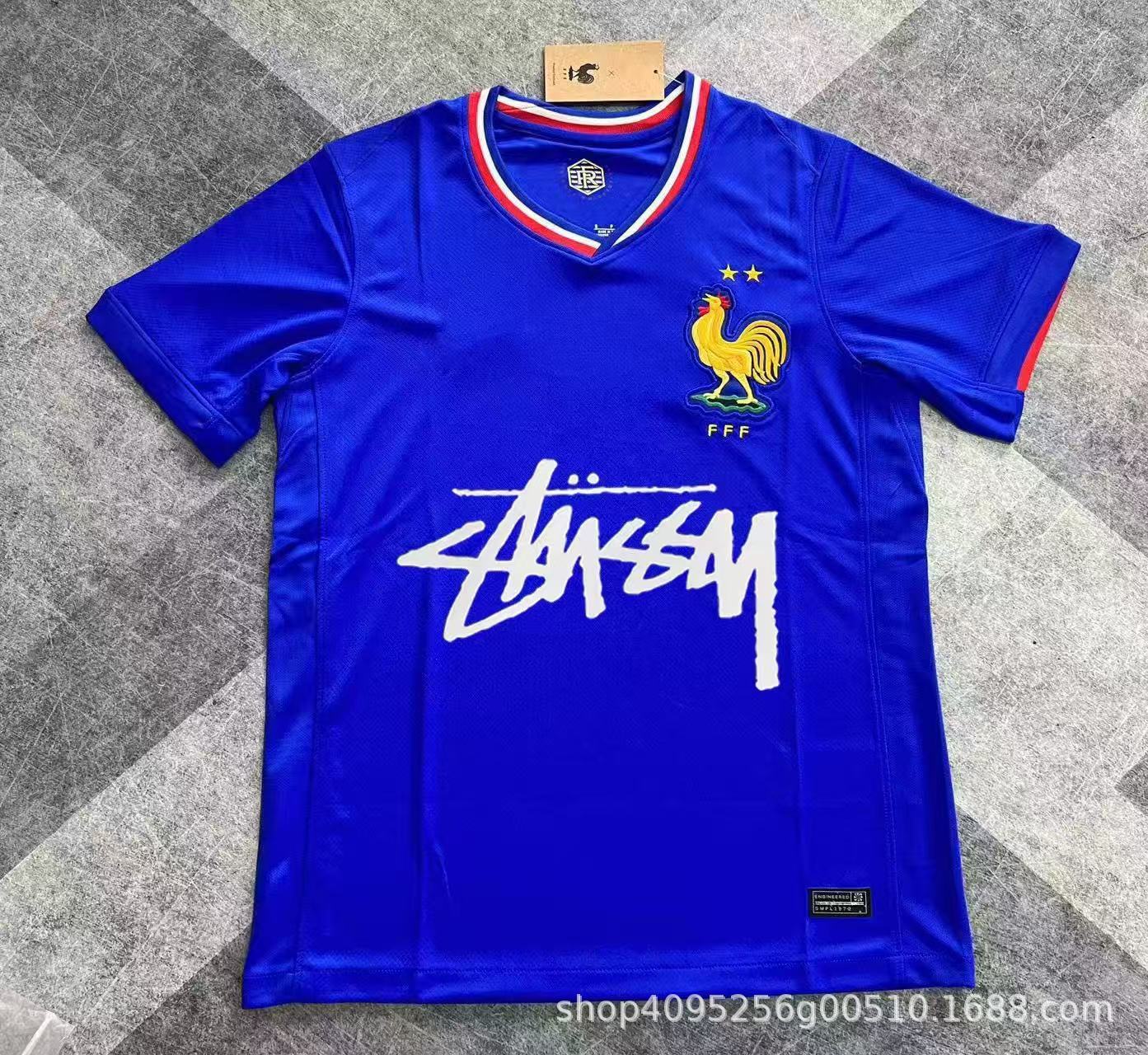 Venta al por mayor transfronteriza para Países Bajos, Alemania, Francia, Italia, Flamengo, Italia, envío gratuito para una camiseta de fútbol