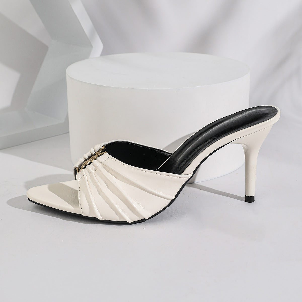 Sandalias de tacón alto sexys transfronterizas, europeas y americanas para mujer, sandalias de moda de tacón agudo con punta y sildría 2026, al por mayor