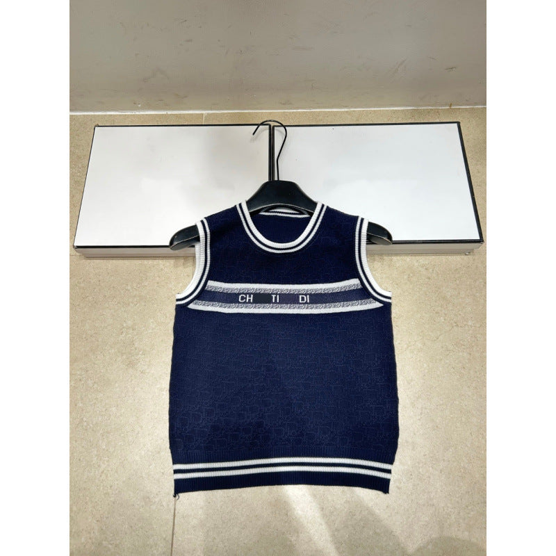 Women's sleeveless CD vest | Lettering design