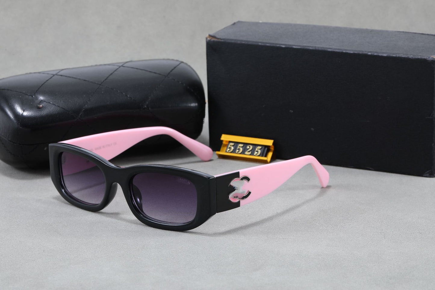 Nueva Xiaoxiang Panda Gafas de bloques de color en blanco y negro 2026 Gafas de sol para celebridades en Internet para protección UV